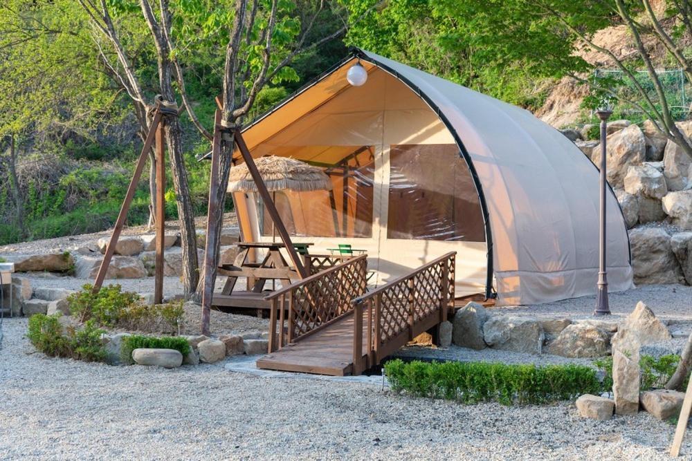 Hotel Inje Naerincheon Glamping Exterior foto